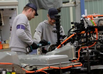 Elektrifizierte Modelle von PEUGEOT