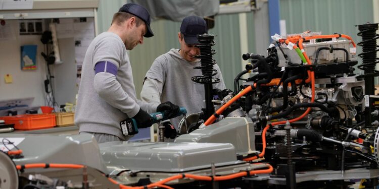 Elektrifizierte Modelle von PEUGEOT