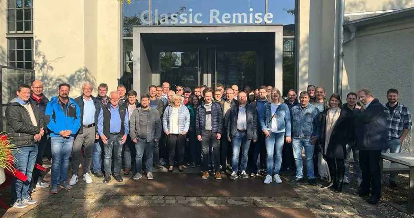 VMI Mitglieder vor Classic Remise Düsseldorf