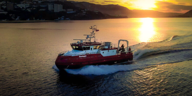 Forschungsschiff e-Work 2390 Survey