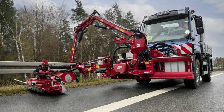 Auf einen Gasmotor umgerüsteter Unimog U 430