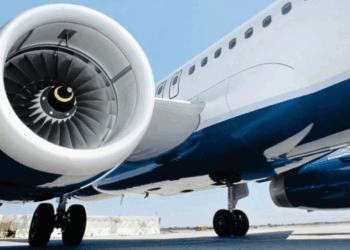 V2500 Triebwerk am Flugzeug