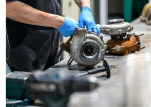 Arbeiten am Turbolader