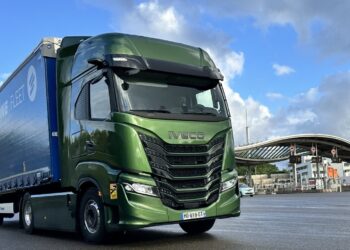 Iveco Truck auf der Straße