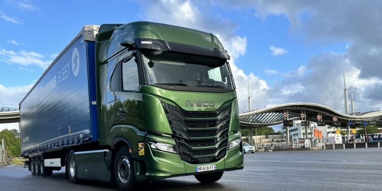 Iveco Truck auf der Straße