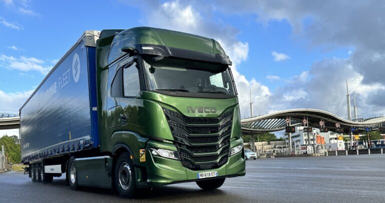 Iveco Truck auf der Straße
