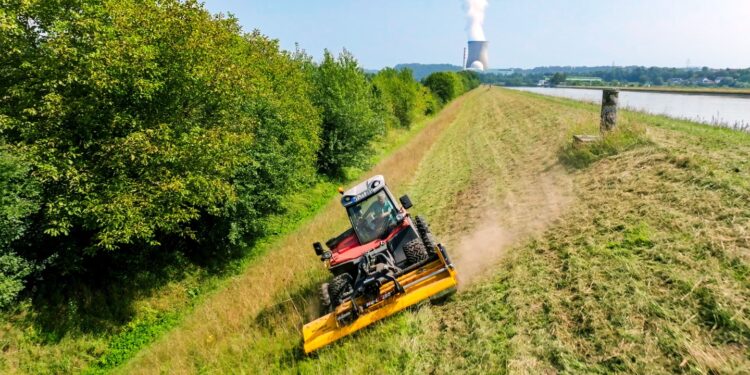 Hangmäher mit „Line Traction“