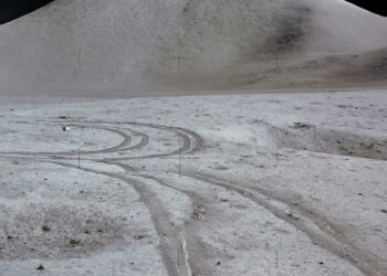 Reifenspuren auf dem Mond