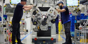P90629458_highRes_v-engine-production